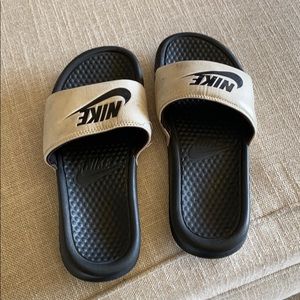 FINAL REDUCTION Boys Nike Slides Size 7